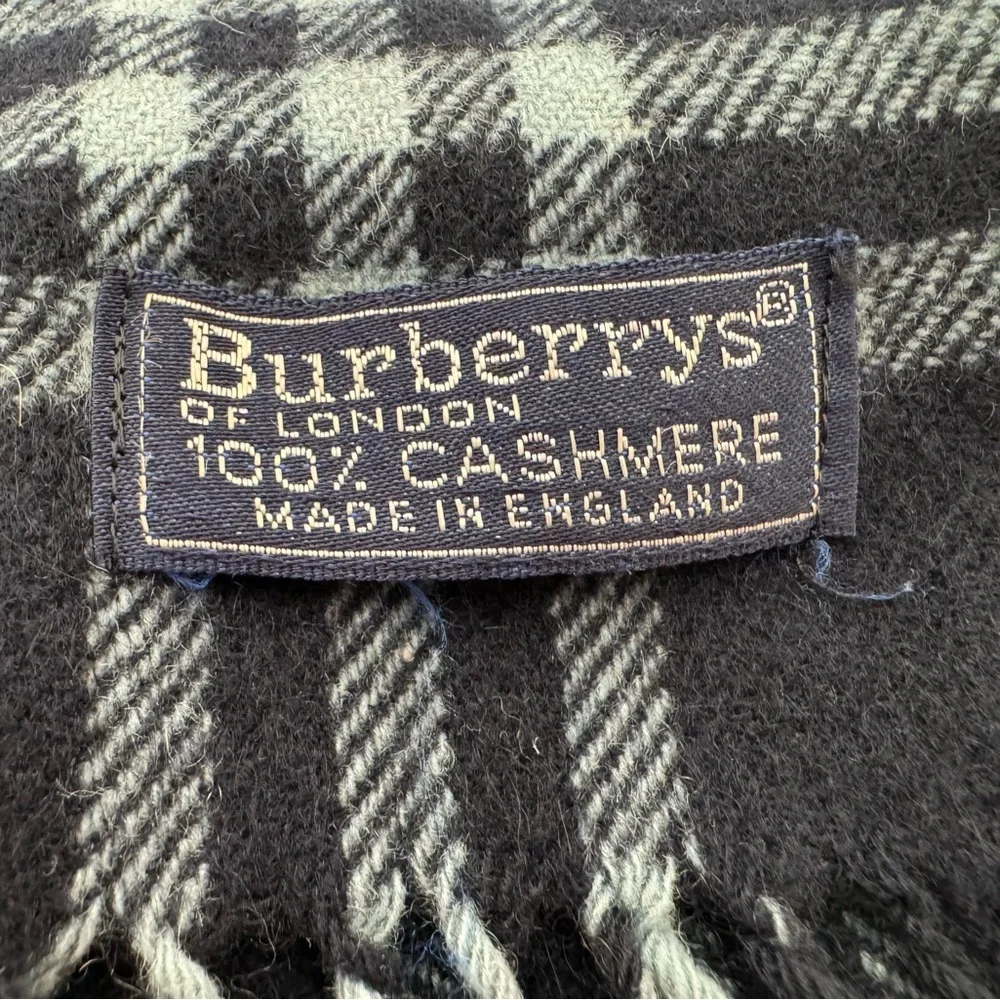 Burberry 100% cashmere